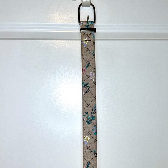 Nine West Belt Size Large Tan Floral with Silver-Tone Hardware new without tag - Picture 5 of 7